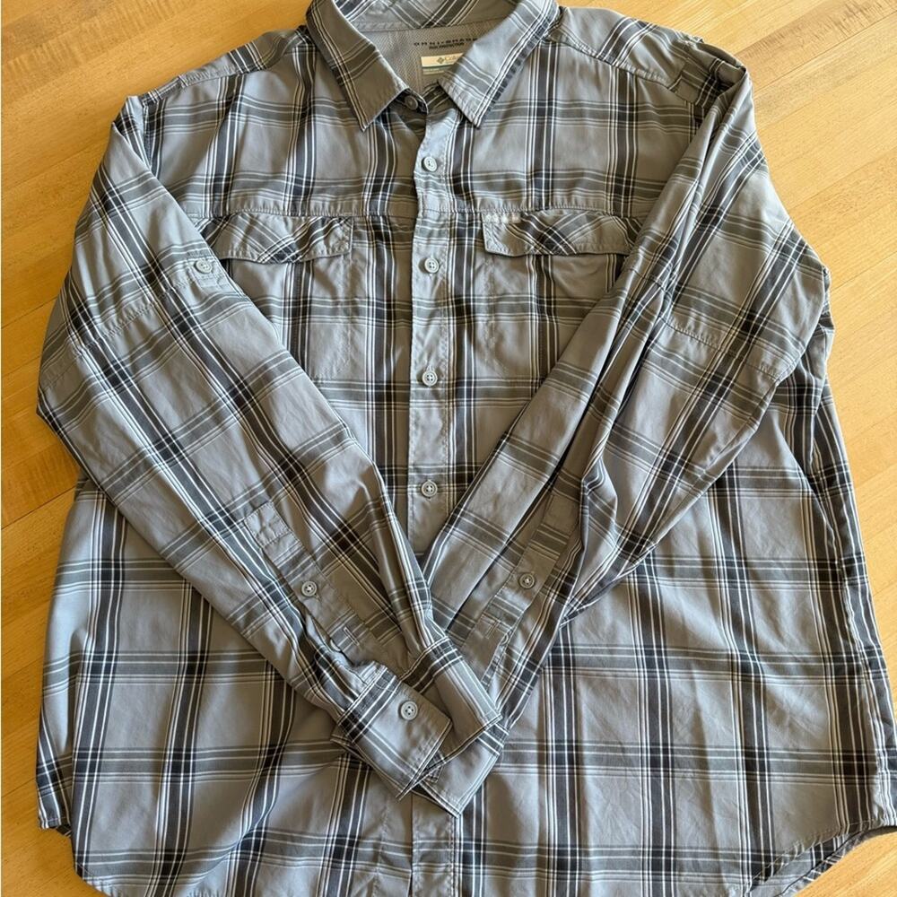 Columbia Men's Black and Gray Plaid Shirt